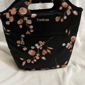 Lunch tote BEBE  Womens Black Floral Tanya Lunch Tote